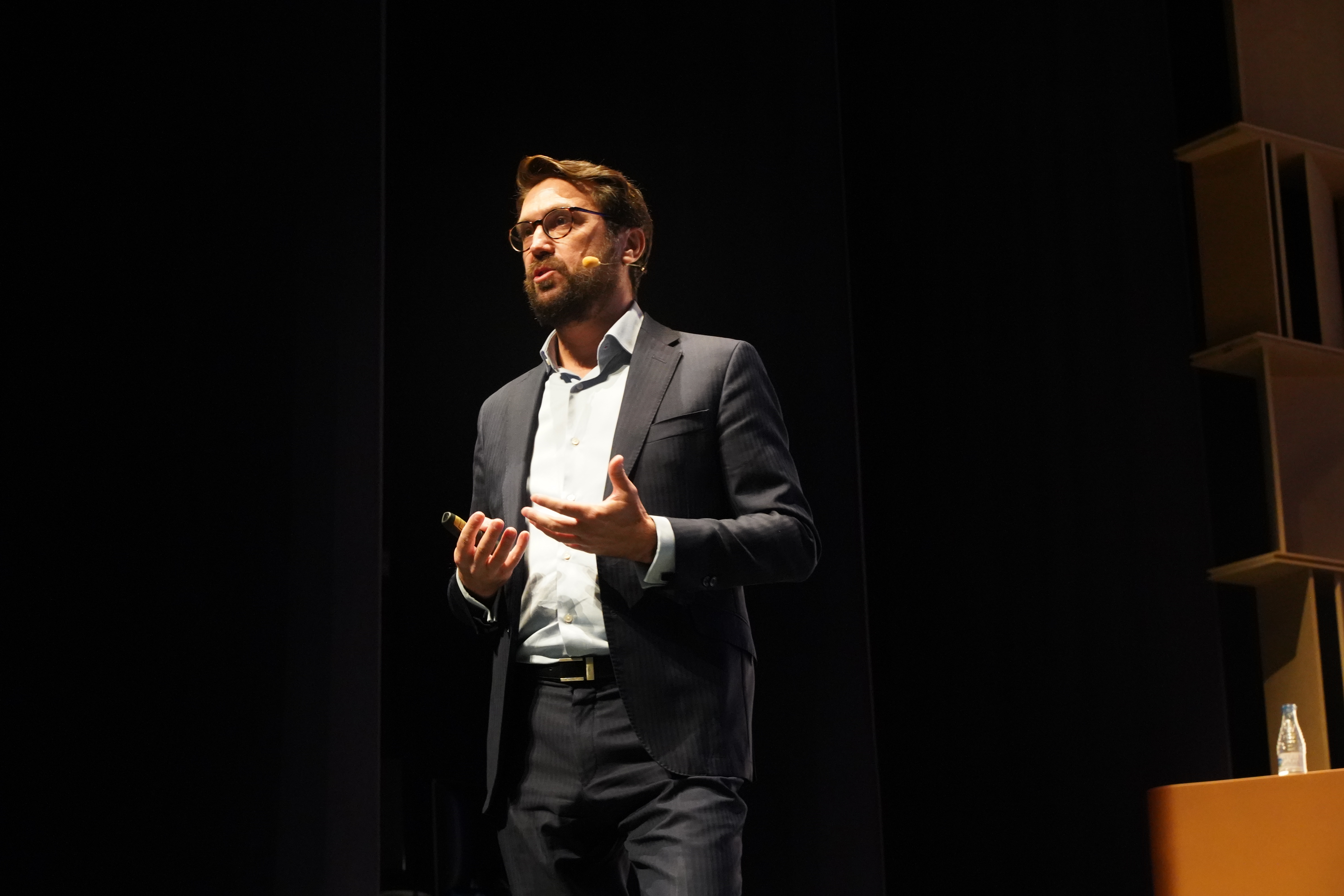 Óscar de la Torre — on stage